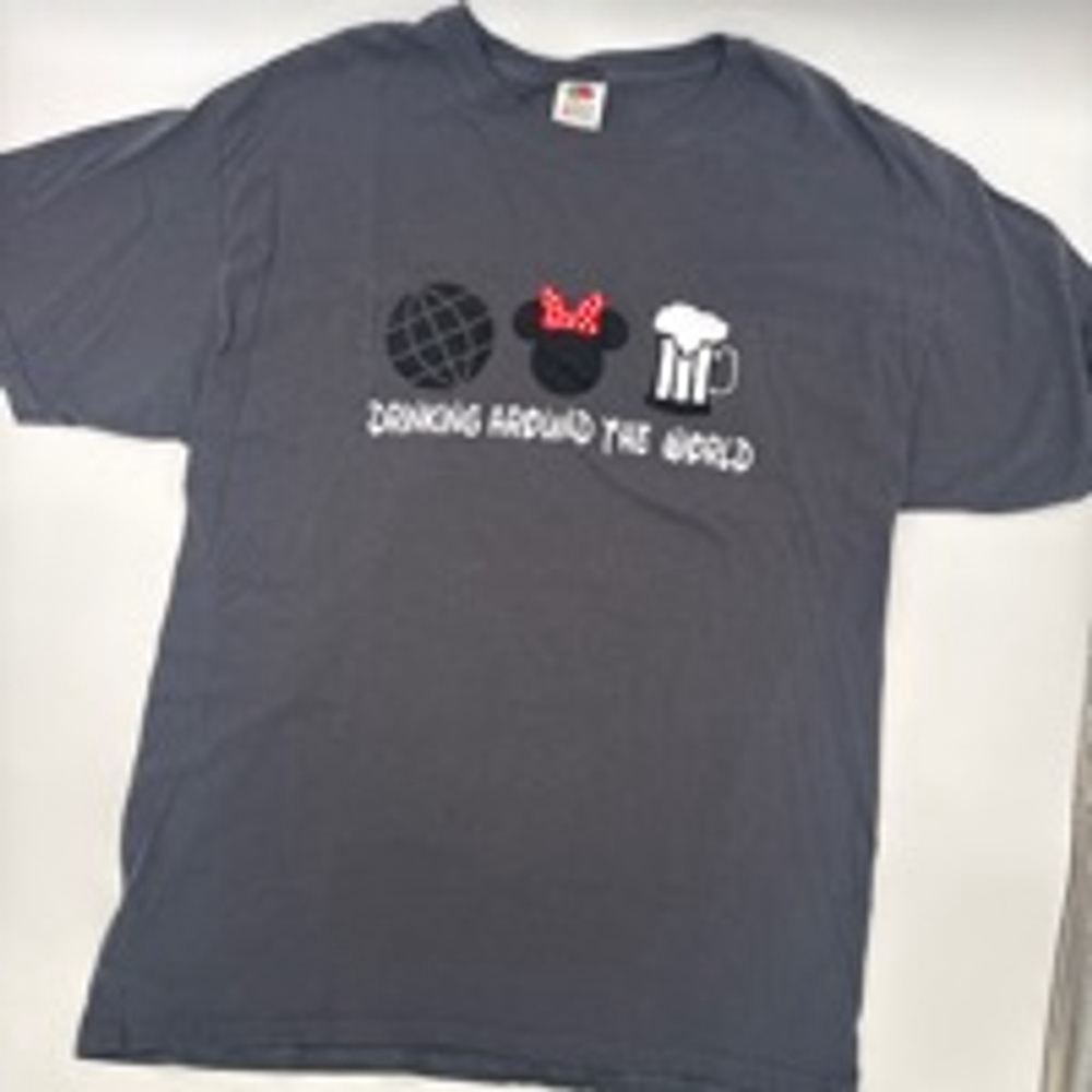 DISNEY Epcot Drinking Around the World T-shirt Size L Gray